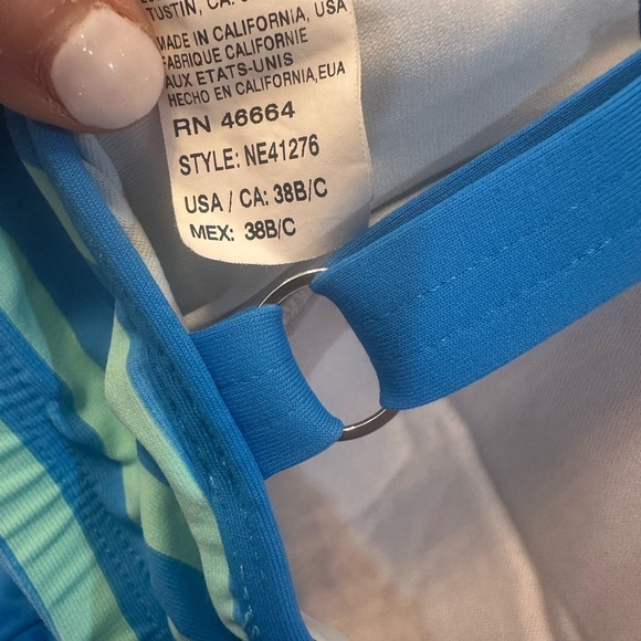 Women’s Bathing Suit Top Size 38B/C - Picture 3 of 4